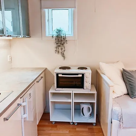 Bright And Cozy Studio - Newly Renovated Bathroom And Free Parking Hoiset Exterior photo