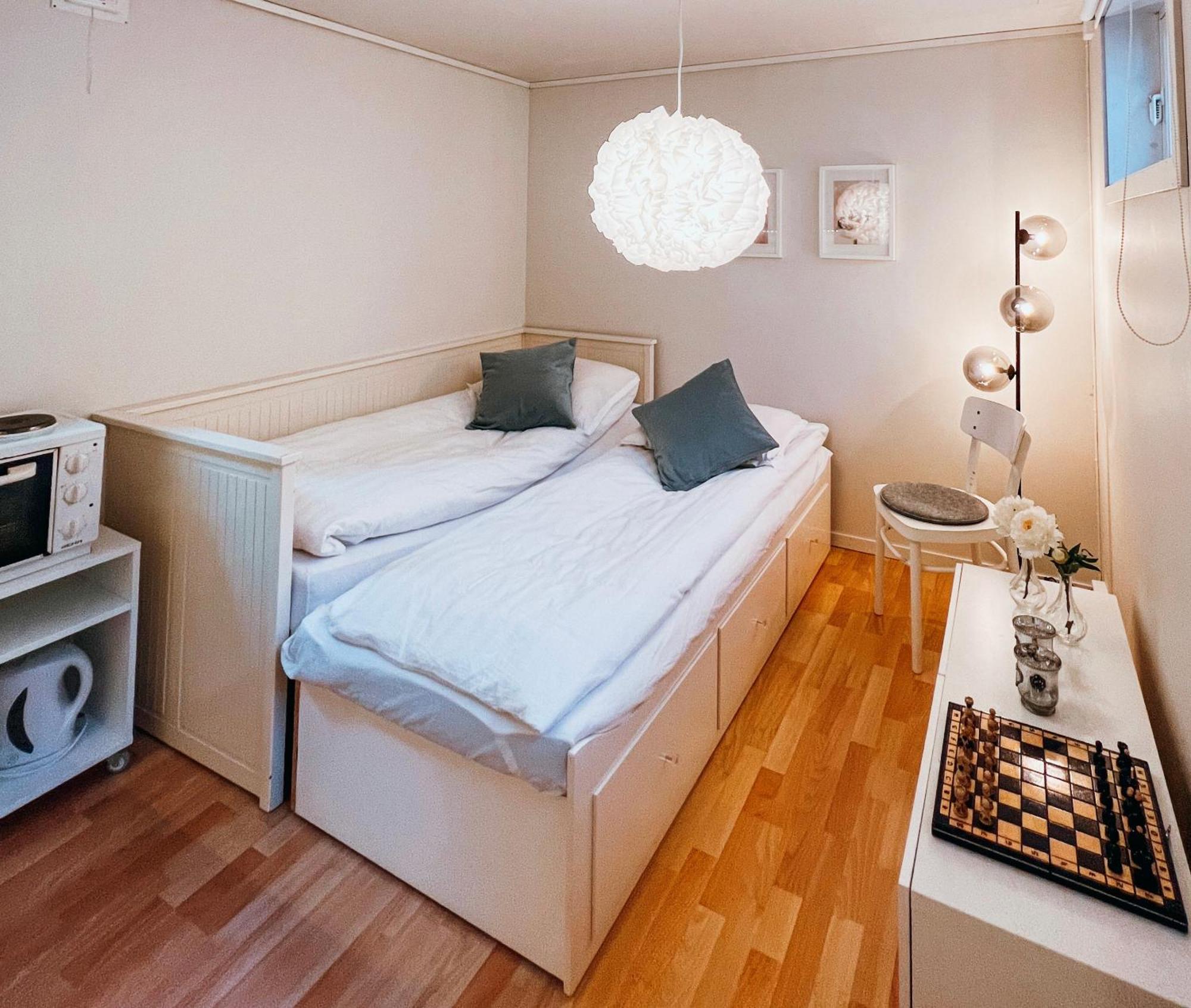 Bright And Cozy - Newly Renovated Bathroom And Free Parking Apartment *