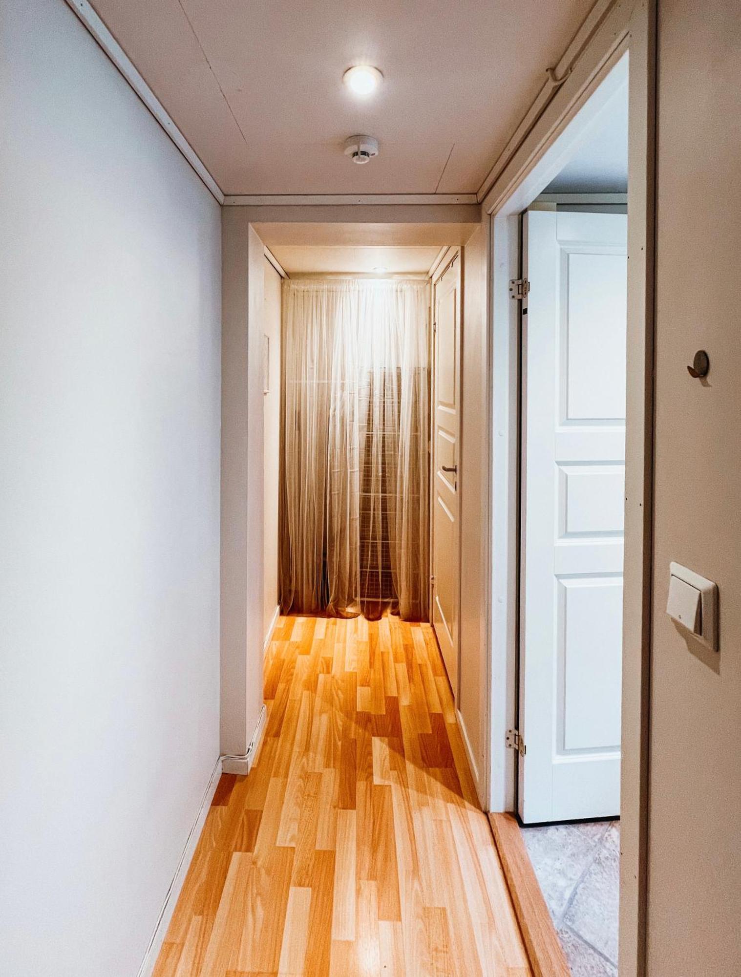 Bright And Cozy - Newly Renovated Bathroom And Free Parking Apartment *