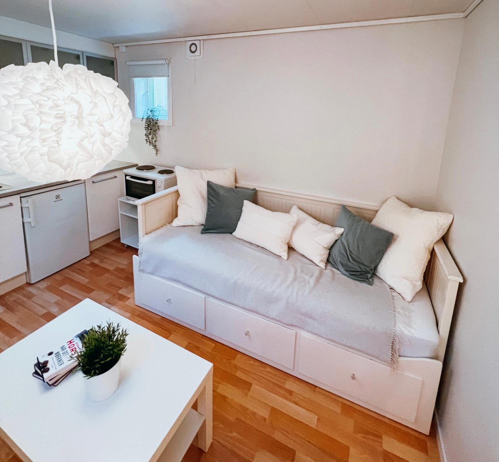 Bright And Cozy - Newly Renovated Bathroom And Free Parking *
